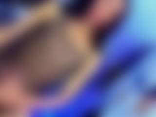 Live cam show with Rue - Average on xfollow cams