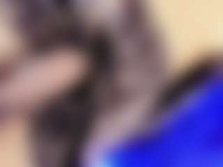 Live cam show with Rue - Brown Eyes on Camsoda