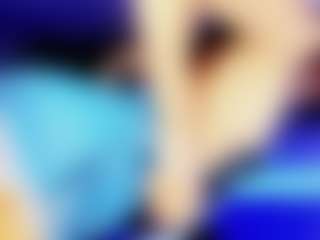 Spettacolo in cam dal vivo con Rue - Tiny Tits su Camsoda