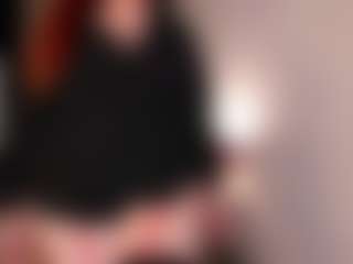 Live cam show with Lana likes bananas - College on Camsoda