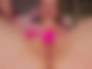 Live cam show with Luna - Oil on Free Soda