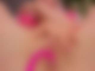 Live cam show with Luna - Blue Eyes on Camming Site