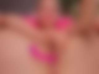 Live cam show with Luna - Moaning on Milfs Live