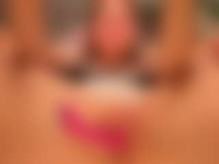 Live cam show with Luna - Petite on nudelive.tv