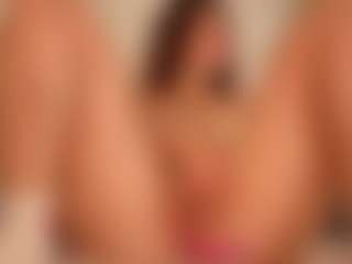 Live cam show with Luna - Natural on Dolls Live