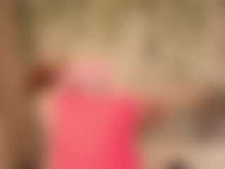 Live cam show with Luna - Petite on Milfs Live