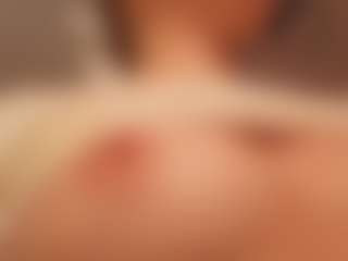 Live cam show with Luna - Body Massage on Free Soda