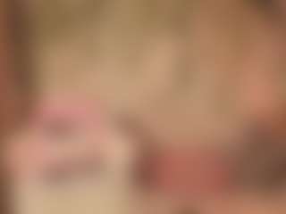 Live cam show with Luna - Moaning on Porn Luv