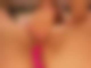 Live cam show with Luna - Athletic Bedroom on mypornchat.com