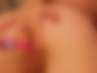Live cam show with Luna - Oil on ObeyMaria