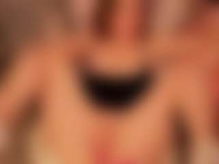 Live cam show with Luna - Blue Eyes on Camsoda