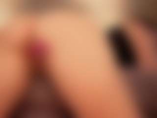 Live cam show with Luna - Solo on Camsoda
