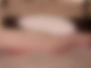 Live cam show with Luna - Bikini on StripNow
