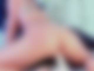 Live cam show with Emily Withe - Cumshot on xDating