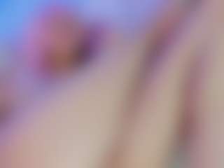 Live cam show with Emily Withe - Petite on boobsie.com