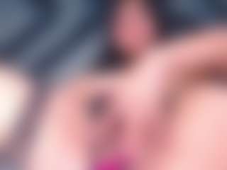 EmmaWiilliamss's Live Sex Cam Show