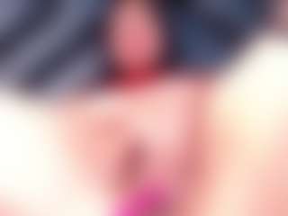 EmmaWiilliamss's Live Sex Cam Show