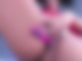 Live cam show with Felicity - Blonde Hair on xxxlivecams.org