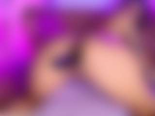 Live cam show with Felicity - Public on Camsoda