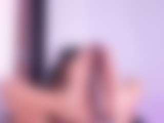 Live cam show with Lau - Shaved Pussy on crypto-cams