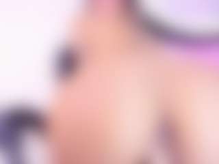 Live cam show with Lau - Bedroom on Dolls Live