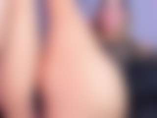 Live cam show with Lau - Skinny on Camsoda