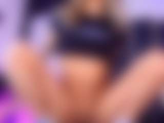 Live cam show with Lau - Blonde Hair Petite on livesuperchat.net