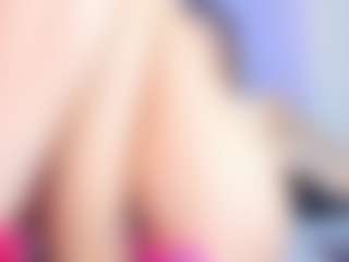 Live cam show with Lau - Blonde Hair Petite on thefappeningchat.com
