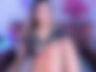 Live cam show with Lau - Lingerie on Latina Girls