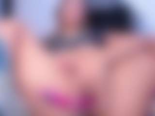 Live cam show with Lau - Skinny on PervPlay.com