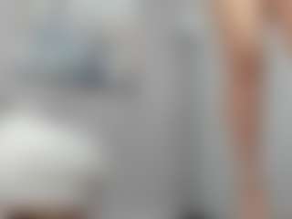 Live cam show with Gia Watsonn - Spanking on iamadamtest123.com