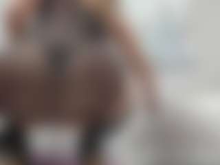 Live cam show with Gia Watsonn - Dance on AdultVida.com