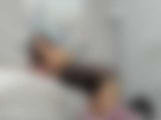 Gia Watsonn MILF webcam performer live streaming