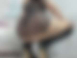 Live cam show with Gia Watsonn - Solo on livesexfox.com