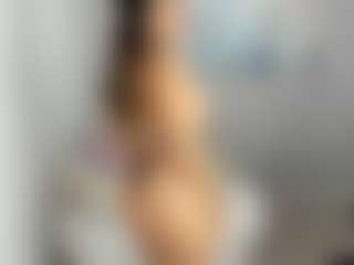 Live cam show with Gia Watsonn - MILF on instabang
