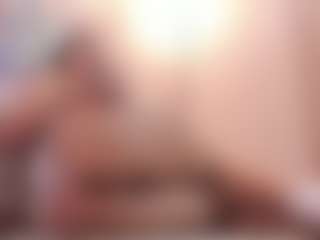 Gia Watsonn MILF webcam performer live streaming