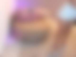 Gia Watsonn MILF webcam performer live streaming