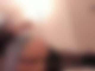Live cam show with Gia Watsonn - Striptease on crypto-cams