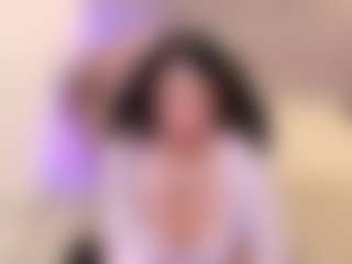 Gia Watsonn's Live Sex Cam Show