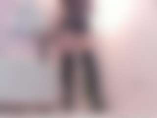 Live cam show with Gia Watsonn - Solo on liverealitysex.com