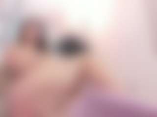 Live cam show with Gia Watsonn - Flashing on fapnchat