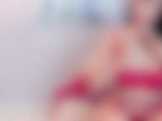 Gia Watsonn MILF webcam performer live streaming
