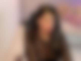 Live cam show with Gia Watsonn - Toys on Chatstar