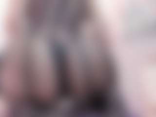 Live cam show with Gia Watsonn - Bikini on Camsoda