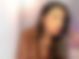 Gia Watsonn MILF webcam performer live streaming