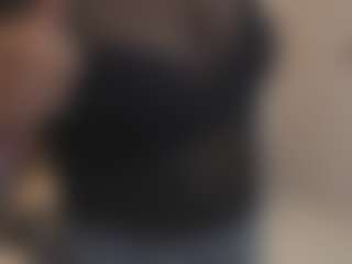 Gia Watsonn's Live Sex Cam Show