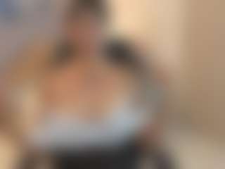 Gia Watsonn's Live Sex Cam Show