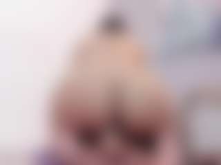 Gia Watsonn's Live Sex Cam Show