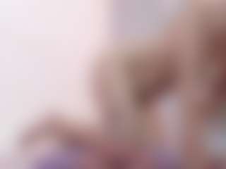 Gia Watsonn's Live Sex Cam Show