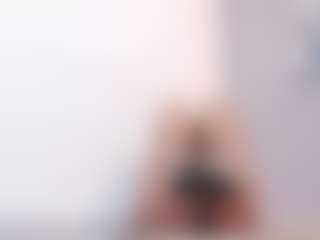 Live cam show with Gia Watsonn - Big Ass MILF on livesuperchat.net